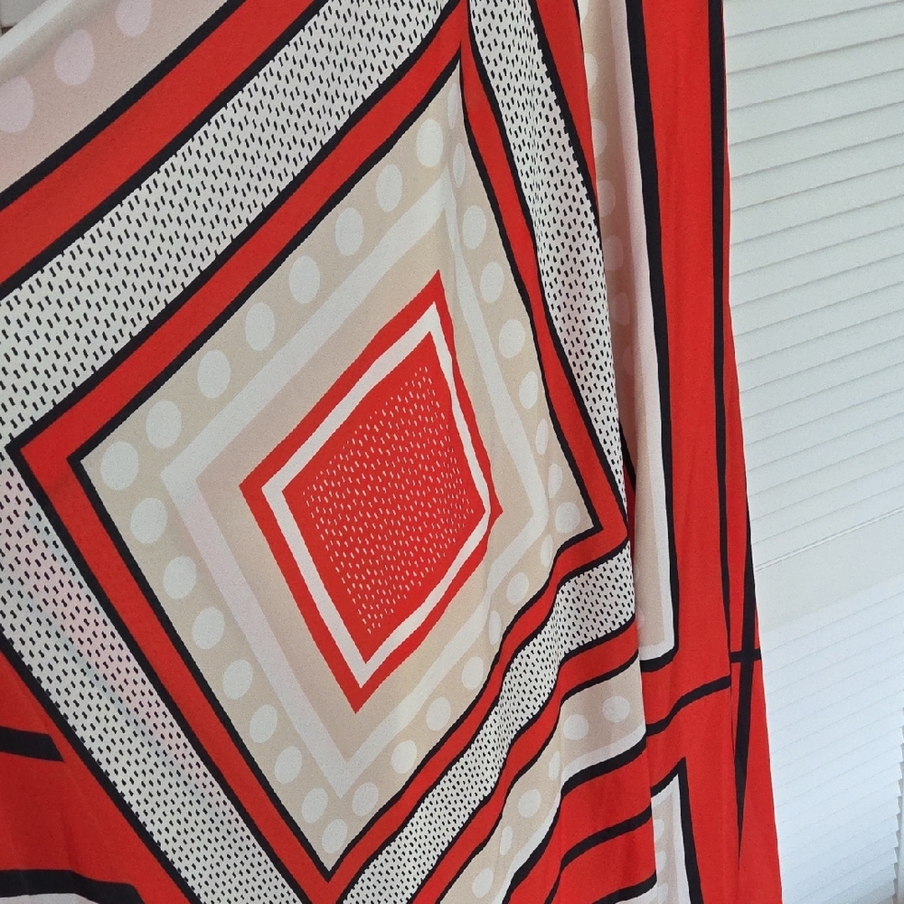 Geometric Red and Black Maxi Dress - Picture 3 of 5